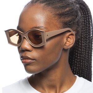 $39 NWT AIRE Sauron Sunglasses SOLD AT Nordstrom and Revolve